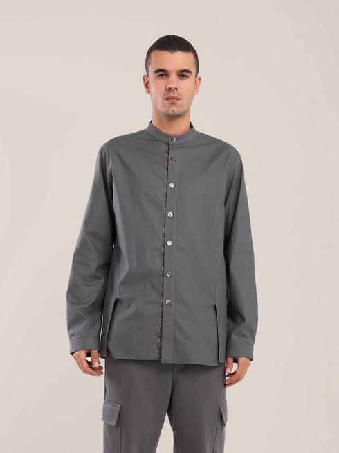Cotton button-down shirt with long sleeves
